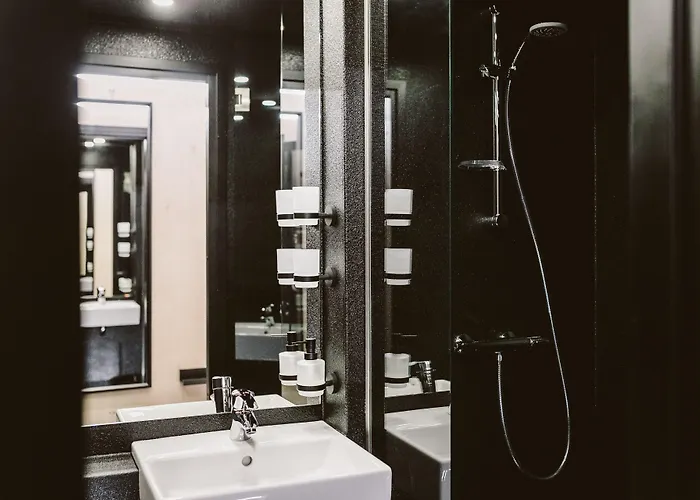 호텔 Hektor Container 3*