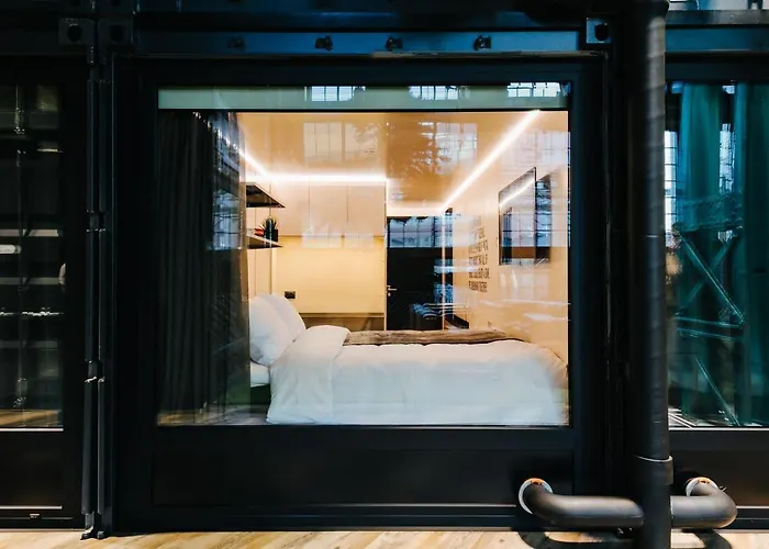 Hektor Container 호텔